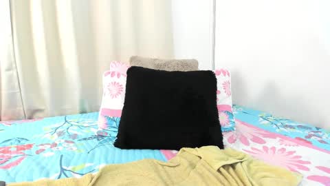 karol_w10 online show from March 7, 2025, 10:54 pm