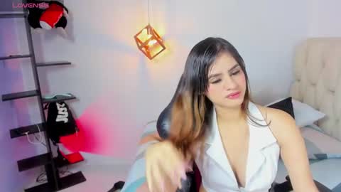 karolagrey online show from June 12, 2026, 12:48 pm