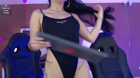 Snapshot of karolandmichel chatting on January 22, 2025, 11:34 am Karol and Michel online show from January 22, 2025, 11:34 am