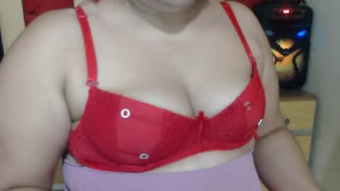 Snapshot of karolbb21 chatting on June 10, 2026, 1:32 pm karolbb21 online show from June 10, 2026, 1:32 pm