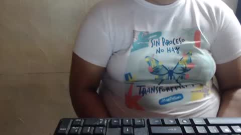 Snapshot of karolbb21 chatting on July 8, 2026, 11:37 am karolbb21 online show from July 8, 2026, 11:37 am