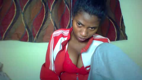 Snapshot of karoliee chatting on July 19, 2026, 4:44 pm karoliee online show from July 19, 2026, 4:44 pm