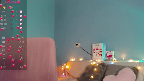 Kira online show from October 4, 2025, 2:42 am