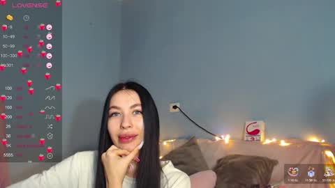 Kira online show from November 12, 2025, 5:30 am