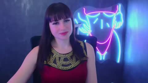 Snapshot of karolina_mia chatting on December 2, 2024, 6:20 am Caroline online show from December 2, 2024, 6:20 am