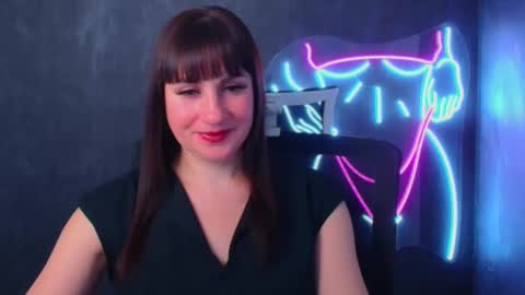 Snapshot of karolina_mia chatting on December 13, 2024, 11:17 pm Caroline online show from December 13, 2024, 11:17 pm