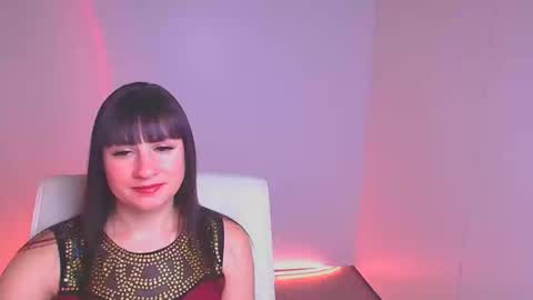 Snapshot of karolina_mia chatting on December 15, 2024, 10:28 am Caroline online show from December 15, 2024, 10:28 am