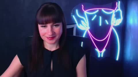 Snapshot of karolina_mia chatting on December 18, 2024, 10:19 am Caroline online show from December 18, 2024, 10:19 am