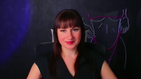 Snapshot of karolina_mia chatting on December 20, 2024, 4:25 pm Caroline online show from December 20, 2024, 4:25 pm