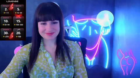 Snapshot of karolina_mia chatting on March 5, 2025, 6:23 am Caroline online show from March 5, 2025, 6:23 am