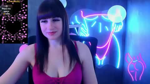 Snapshot of karolina_mia chatting on March 10, 2025, 6:27 am Caroline online show from March 10, 2025, 6:27 am