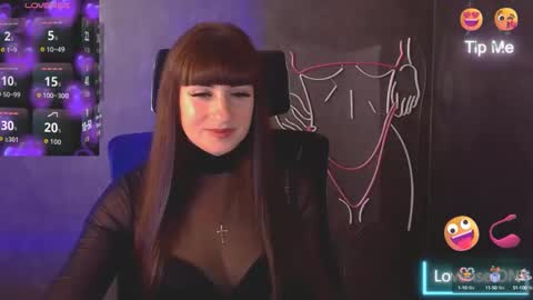 Snapshot of karolina_mia chatting on October 12, 2025, 6:12 am Caroline online show from October 12, 2025, 6:12 am