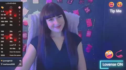 Snapshot of karolina_mia chatting on November 26, 2025, 3:35 pm Caroline online show from November 26, 2025, 3:35 pm