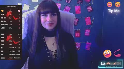 Caroline online show from December 4, 2025, 7:17 am