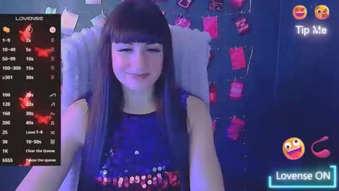 Caroline online show from December 16, 2025, 6:51 am