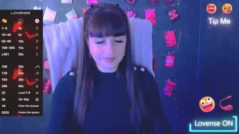Caroline online show from December 19, 2025, 12:23 pm