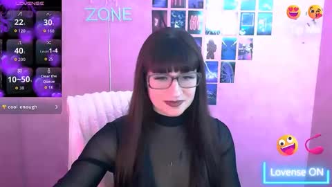 Caroline online show from December 23, 2025, 6:55 am