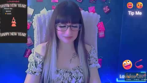 Caroline online show from May 1, 2026, 5:56 am