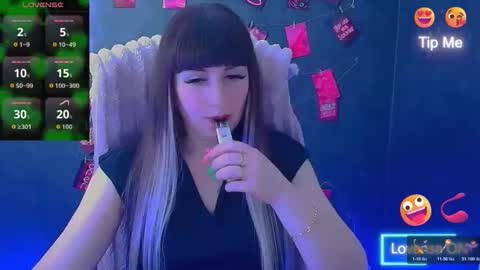 Caroline online show from May 15, 2026, 6:09 am