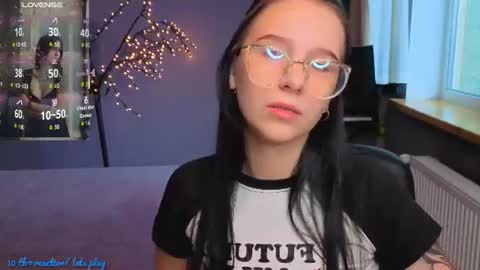 Karolina online show from June 24, 2026, 12:04 pm