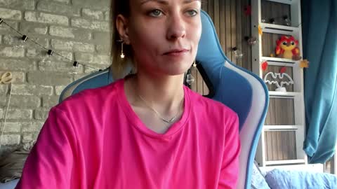 karoline121 online show from December 16, 2025, 8:52 am