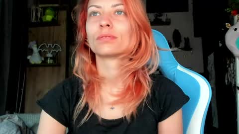karoline121 online show from April 26, 2026, 3:15 am