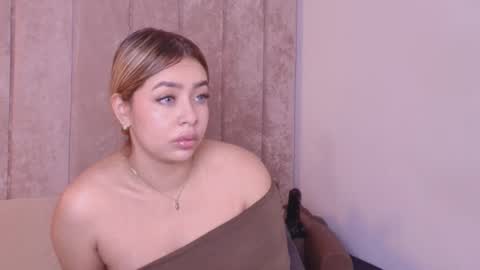 Karolina online show from March 8, 2026, 3:32 am