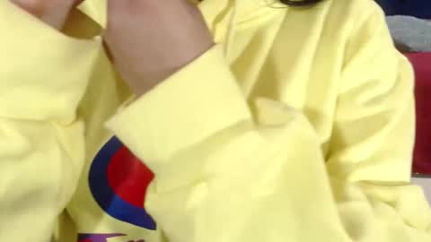 Isa online show from October 22, 2025, 4:13 am