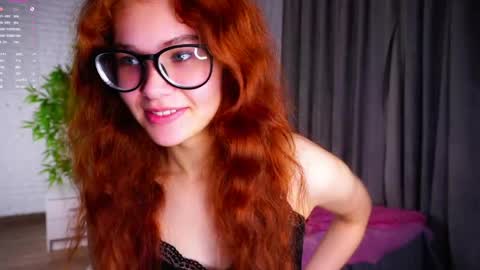 Snapshot of karolinerush chatting on May 16, 2026, 1:43 pm lina online show from May 16, 2026, 1:43 pm