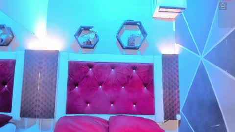 Snapshot of karoll014 chatting on May 7, 2026, 12:21 pm Karol online show from May 7, 2026, 12:21 pm