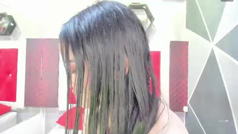 Snapshot of karoll014 chatting on June 11, 2026, 12:25 pm Karol online show from June 11, 2026, 12:25 pm