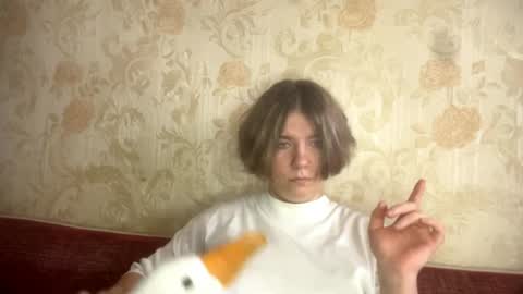 Snapshot of karolnewlin chatting on April 3, 2026, 11:19 am Bella online show from April 3, 2026, 11:19 am