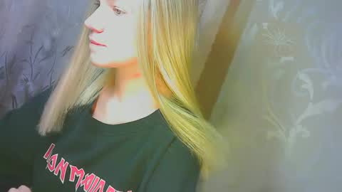 Caroline Fox online show from September 18, 2025, 9:22 am