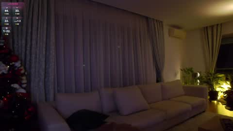 Snapshot of karrin chatting on December 8, 2024, 8:15 pm K online show from December 8, 2024, 8:15 pm