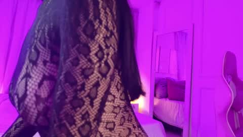 Snapshot of kary_bm chatting on May 12, 2026, 2:19 am Kary online show from May 12, 2026, 2:19 am