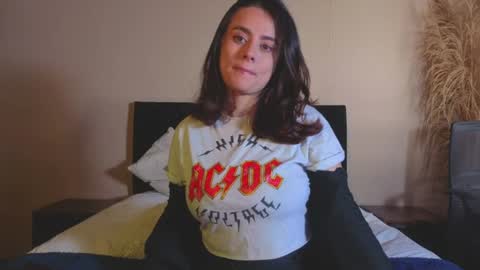 kassandra james online show from July 16, 2026, 2:45 pm