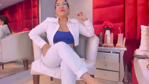 Snapshot of kassandrahall chatting on October 8, 2025, 9:34 pm Kasandra Hall online show from October 8, 2025, 9:34 pm