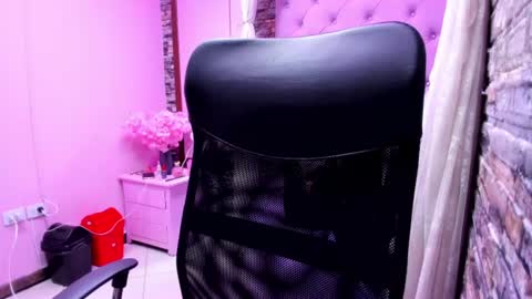 kassy Stone online show from June 18, 2026, 3:18 am