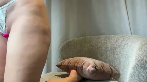 Snapshot of kat1987 chatting on November 16, 2025, 11:05 am Kat online show from November 16, 2025, 11:05 am