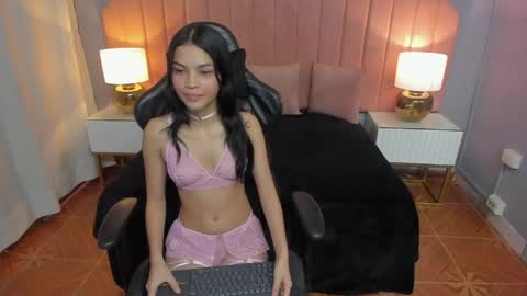 Snapshot of kata_petite chatting on April 22, 2026, 6:53 pm KATA online show from April 22, 2026, 6:53 pm
