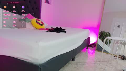 Snapshot of kataaleya__12 chatting on November 24, 2025, 11:43 am kataaleya__12 online show from November 24, 2025, 11:43 am