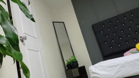 Snapshot of kataaleya__12 chatting on December 2, 2025, 11:59 am kataaleya__12 online show from December 2, 2025, 11:59 am