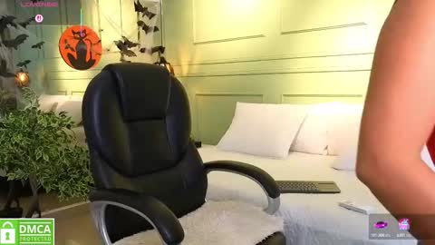 Snapshot of kataliina_18 chatting on October 17, 2025, 11:35 am Kat online show from October 17, 2025, 11:35 am