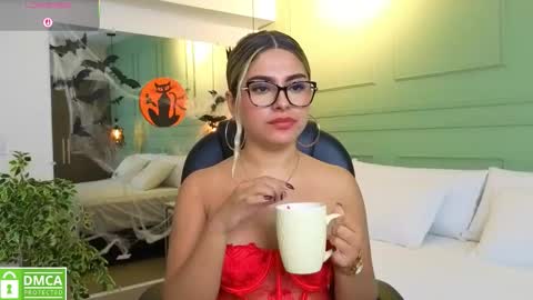 Snapshot of kataliina_18 chatting on October 22, 2025, 11:43 am Kat online show from October 22, 2025, 11:43 am