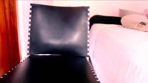 katalinaferreirax online show from December 4, 2024, 5:33 pm