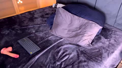 Snapshot of katana_white chatting on January 31, 2026, 7:11 pm meeellowmarsh - Instagram online show from January 31, 2026, 7:11 pm