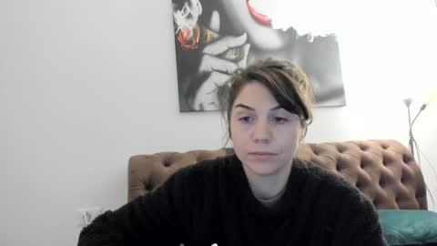 Snapshot of katarina_blades chatting on January 6, 2025, 9:43 pm online show from January 6, 2025, 9:43 pm