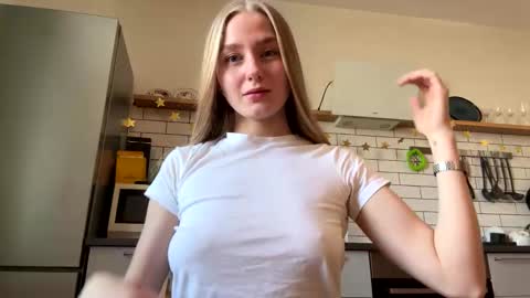 Snapshot of katcontrol chatting on January 22, 2025, 7:35 am katcontrol online show from January 22, 2025, 7:35 am