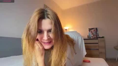 Snapshot of kate__love chatting on November 3, 2025, 11:00 am Kate online show from November 3, 2025, 11:00 am