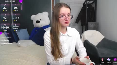 Snapshot of kate_jonson chatting on December 7, 2024, 11:07 am .Be kind and gentle with me and I will do my best for you. online show from December 7, 2024, 11:07 am